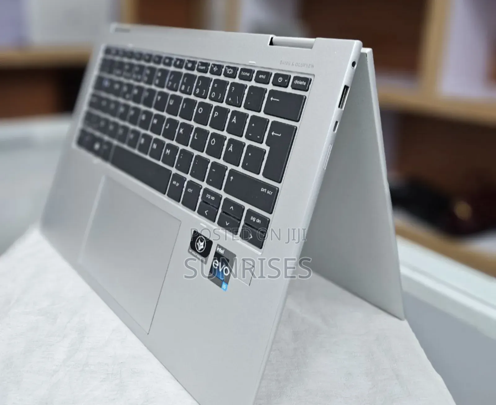 New Laptop HP EliteBook X360 1040 G9 16GB Intel Core I5 SSD 512GB