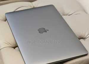 New Laptop Apple MacBook Pro 2019 8GB Intel Core i7 SSD 256GB
