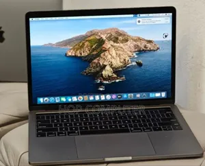 New Laptop Apple MacBook Pro 2019 8GB Intel Core i7 SSD 256GB