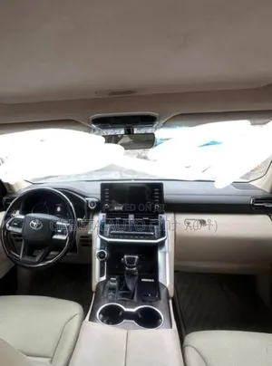 Toyota Land Cruiser 3.5 V6 2022 Silver