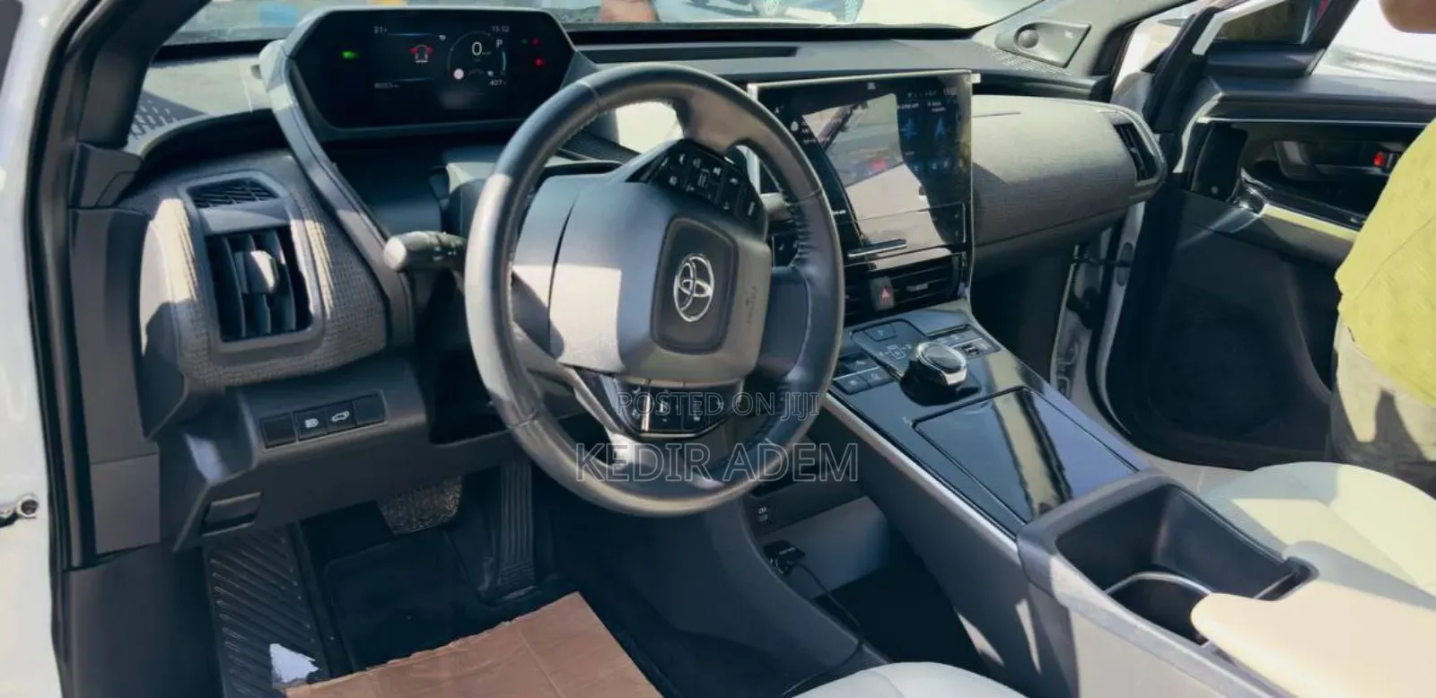 Toyota bZ4X 2023 White