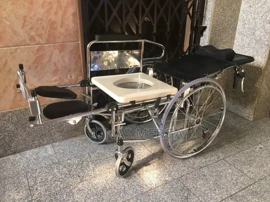 Toilet Foldable Wheelchair翻龍back Height: 45cm巉weight Capacity: 100kg