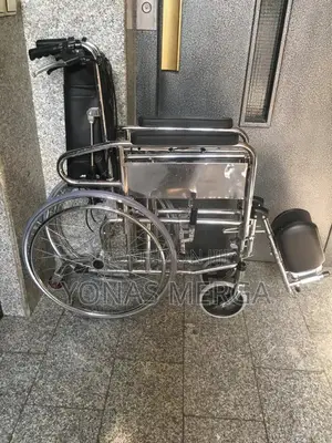 Toilet Foldable Wheelchair翻龍back Height: 45cm巉weight Capacity: 100kg