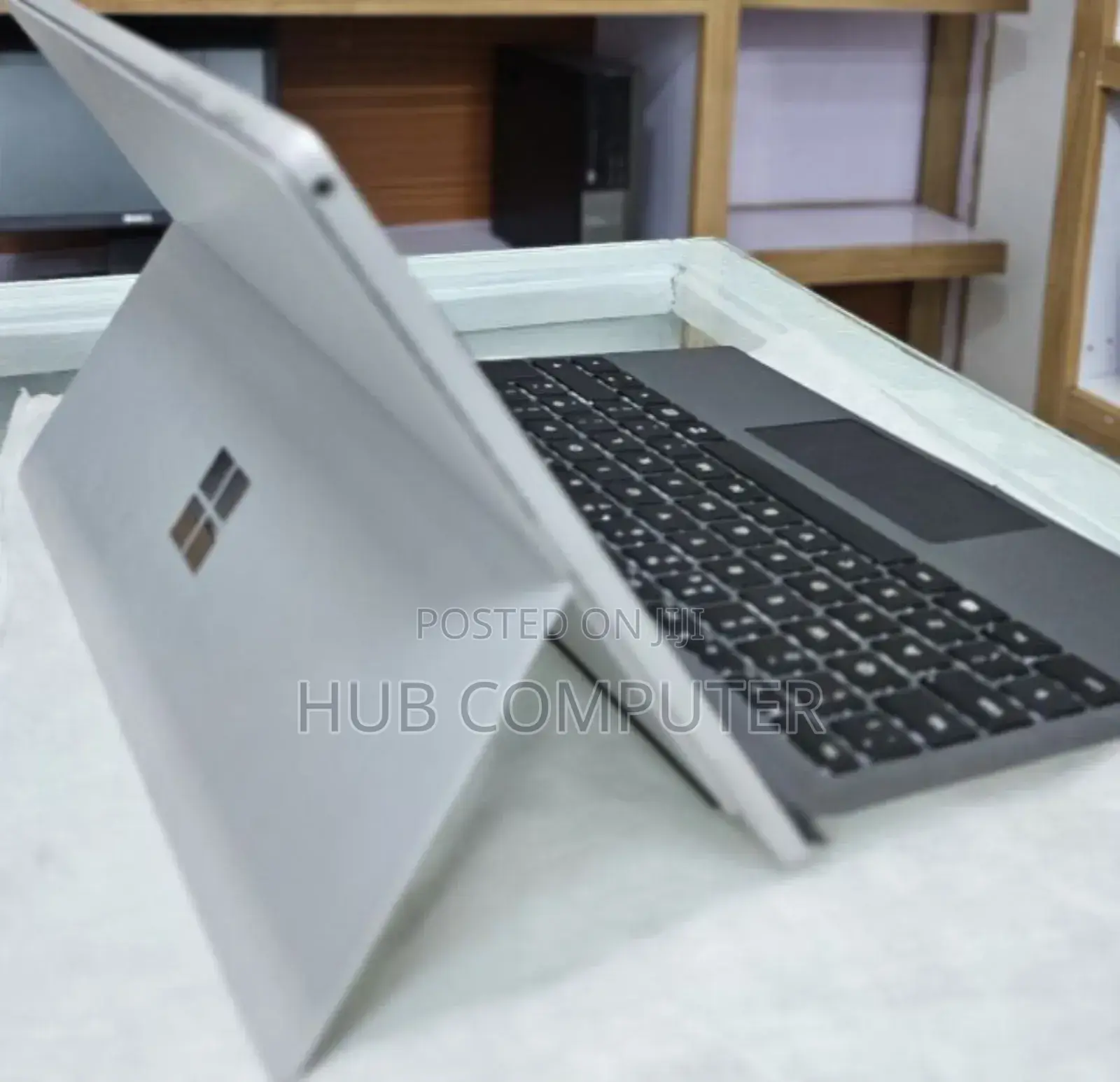 New Laptop Microsoft Surface Pro 7 16GB Intel Core I7 SSD 256GB