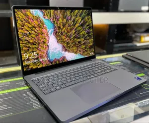 New Laptop Dell Pro Max 16 32GB Intel Core Ultra 7 SSD 512GB