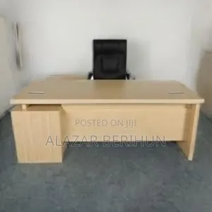 Photo - Best Office Table With Relaxed Leather Chair