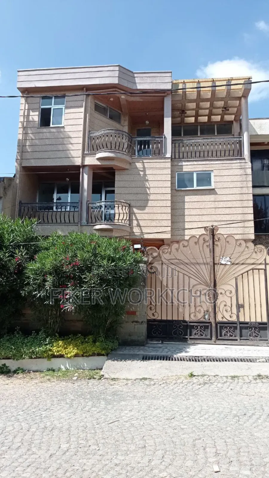 Furnished 6bdrm House in Bole for sale