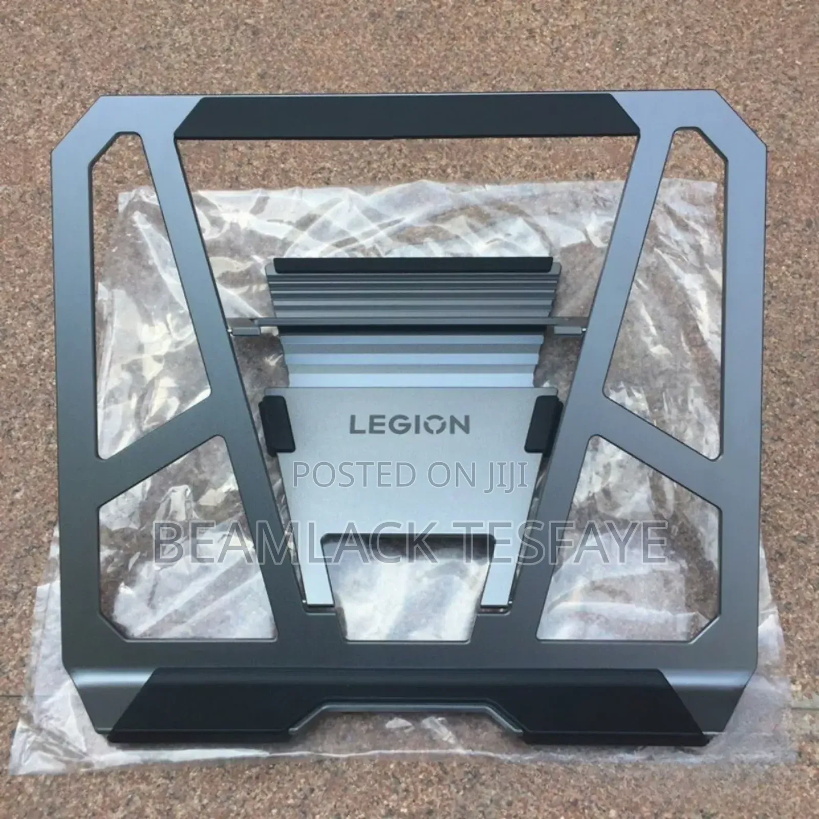 Transform Your Workspace With the Pad Laptop Stand