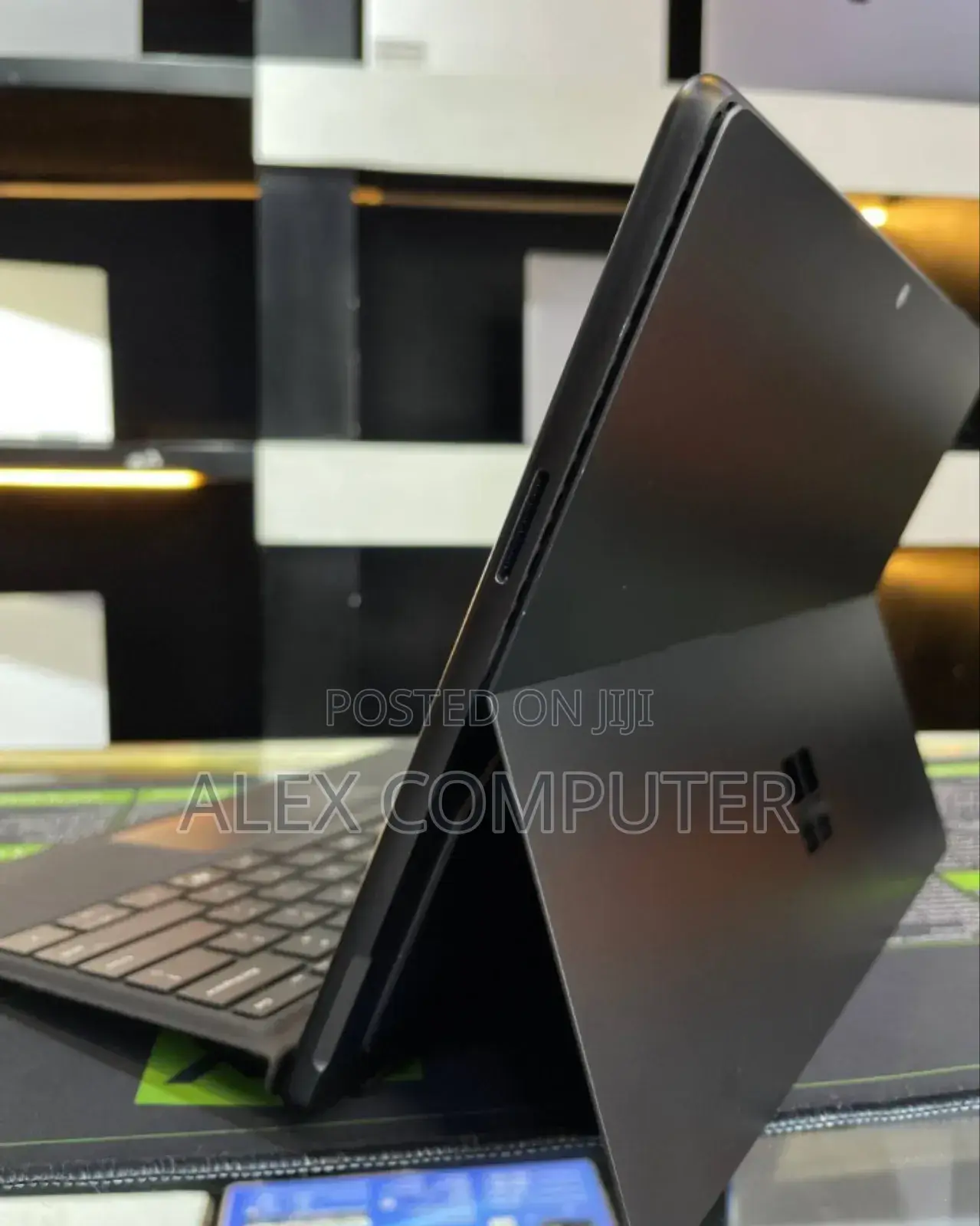 New Laptop Microsoft Surface Pro 10 16GB Intel Core I7 SSD 256GB