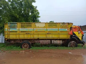 Heavy-Duty Cargo Truck for Sale – Repairable – With Libre Plate