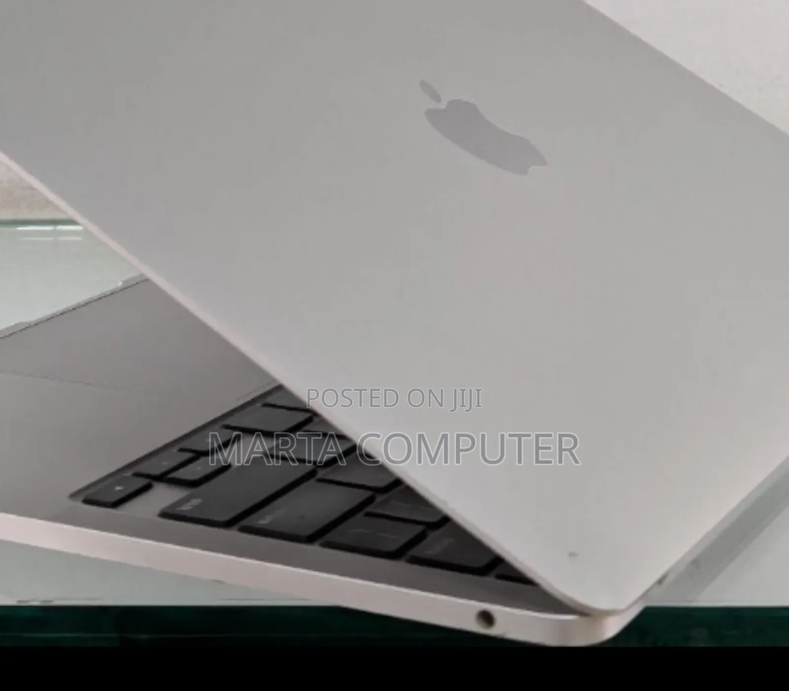 New Laptop Apple MacBook Pro 8GB Apple M2 SSD 256GB