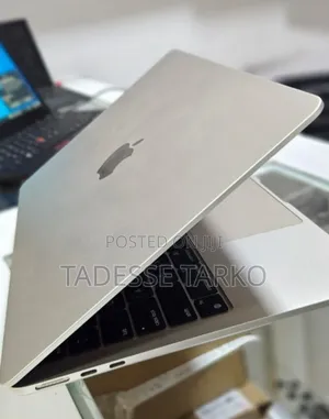 New Laptop Apple MacBook Air 2022 M2 8GB SSD 256GB