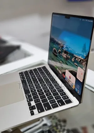 New Laptop Apple MacBook Air 2022 M2 8GB SSD 256GB