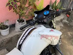 TVS Apache 180 RTR 2021 White