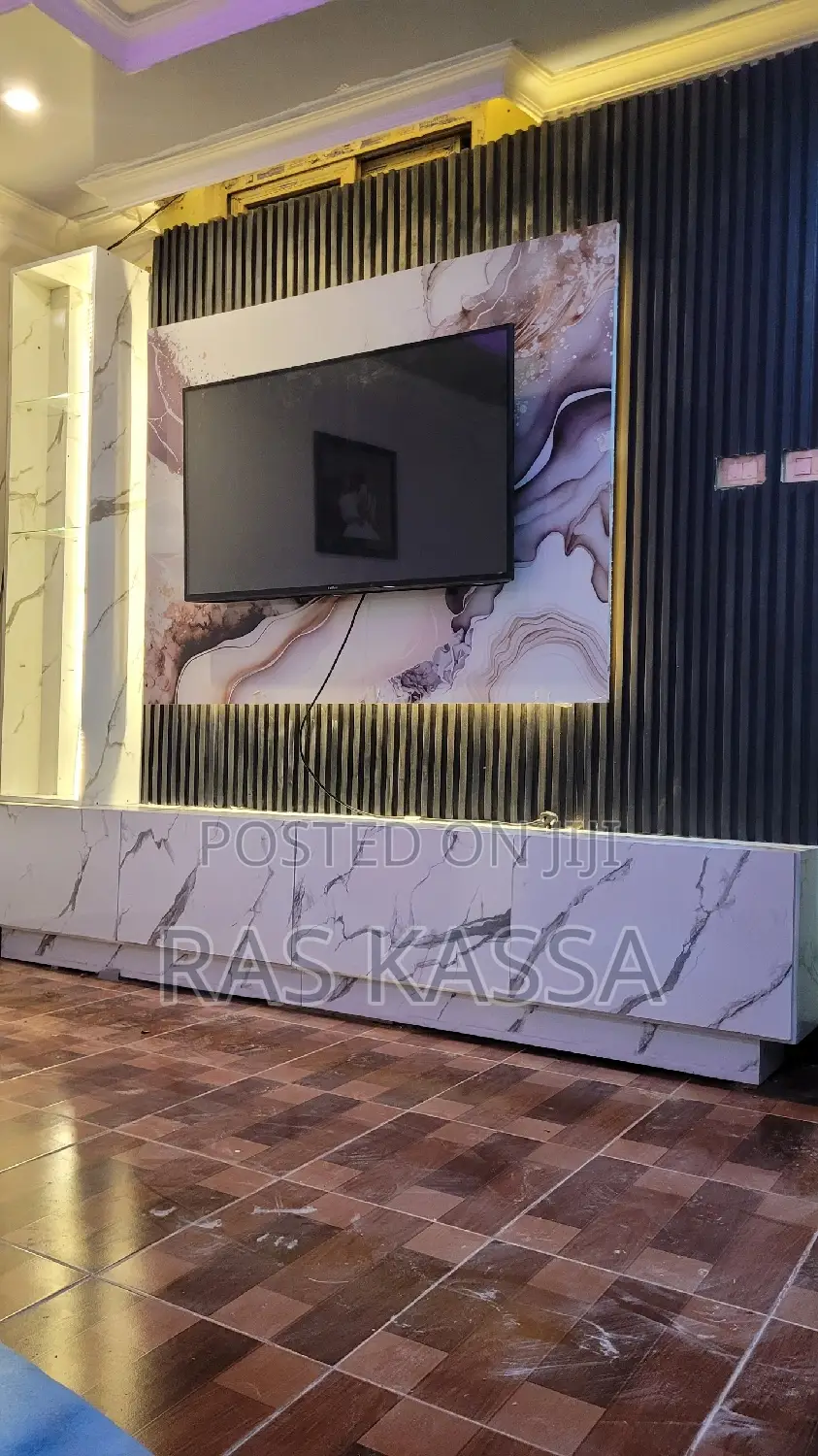 የግርግዳ ቲቪ እስታንድ