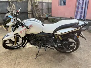 TVS Apache 180 RTR 2021 White