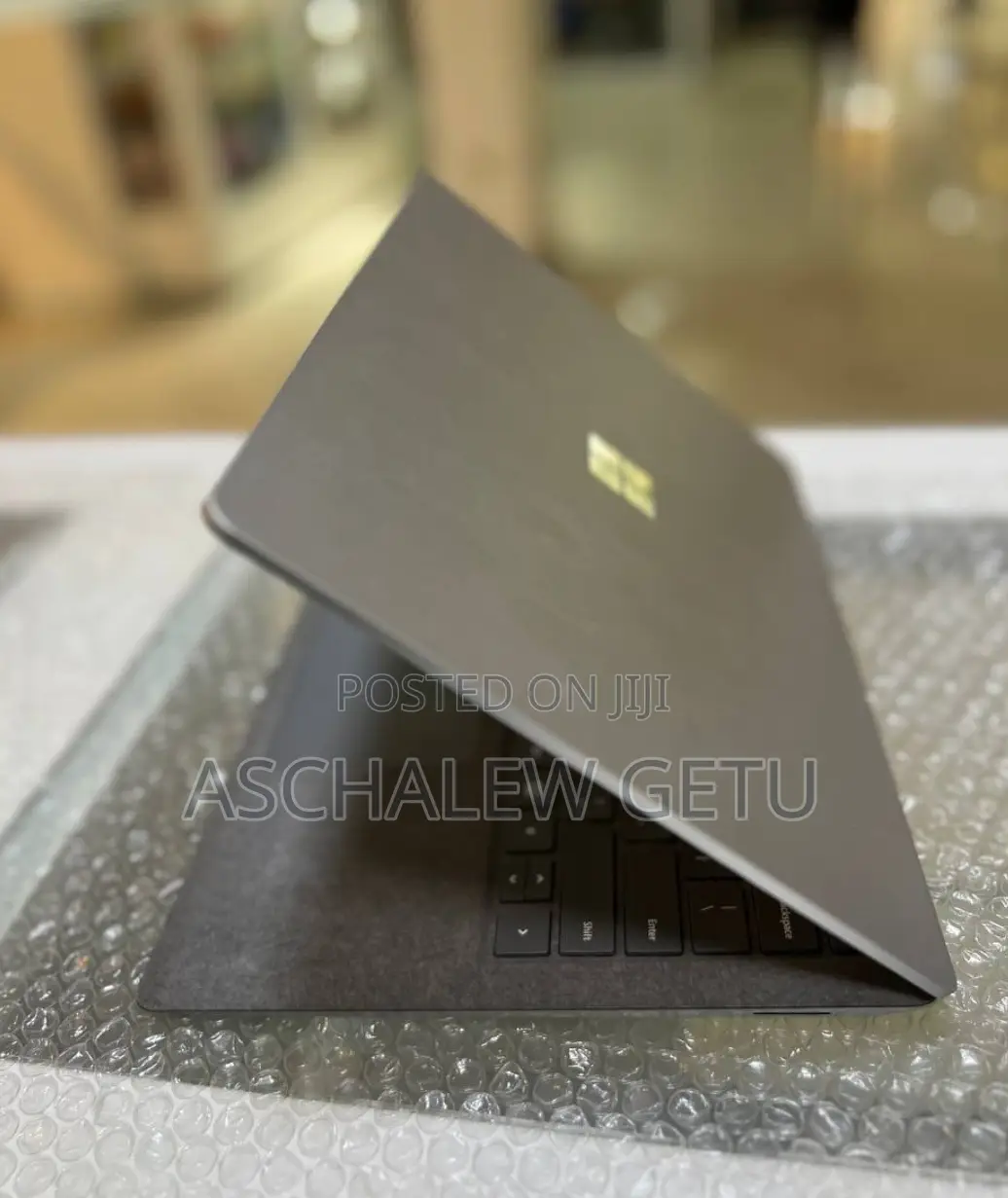 New Laptop Microsoft Surface 16GB Intel Core I7 SSD 256GB