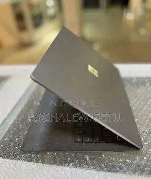 New Laptop Microsoft Surface 16GB Intel Core I7 SSD 256GB