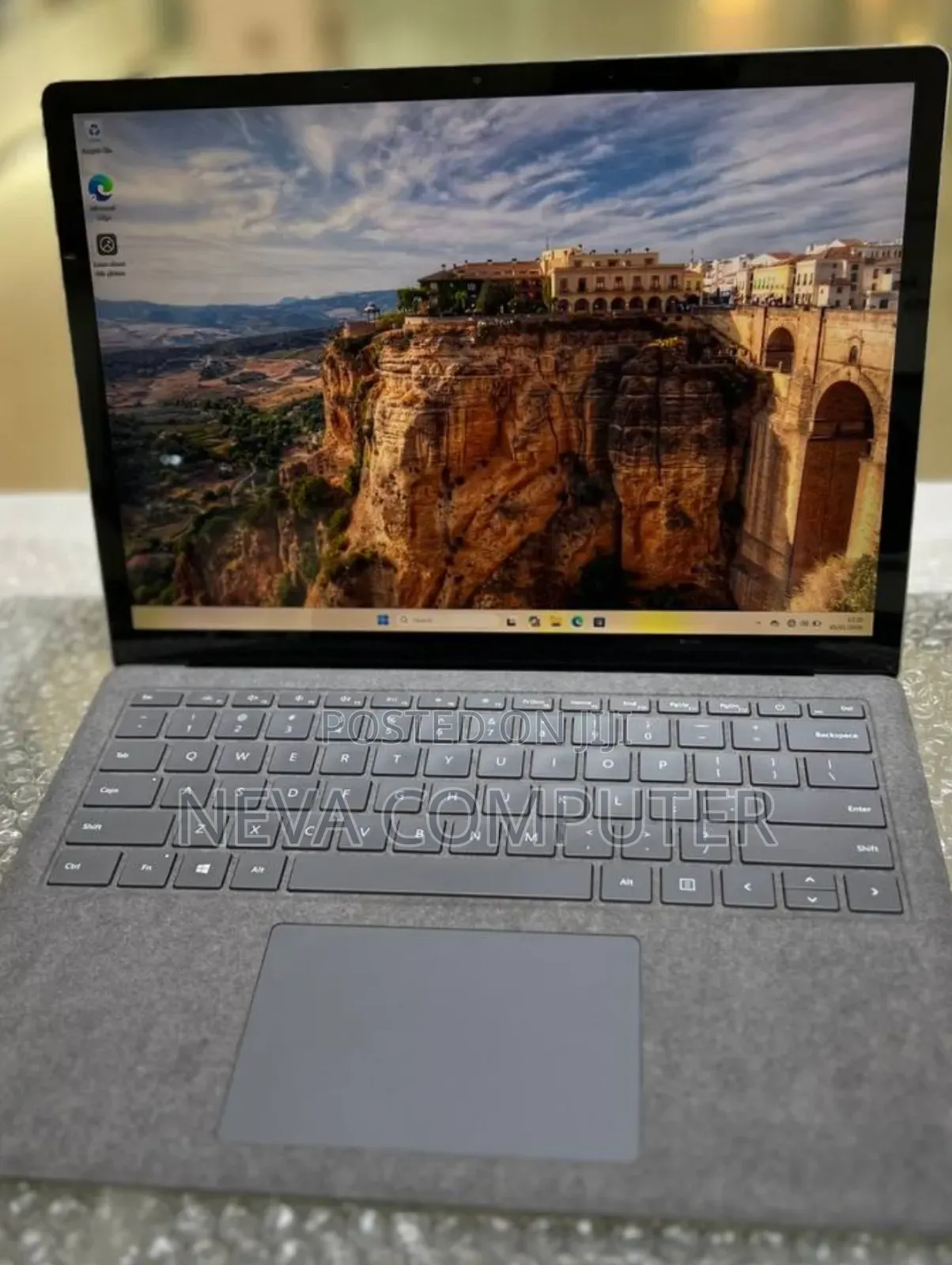 New Laptop Microsoft Surface 16GB Intel Core I7 SSD 256GB