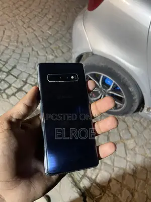 Photo - Samsung Galaxy S10 128 GB Black