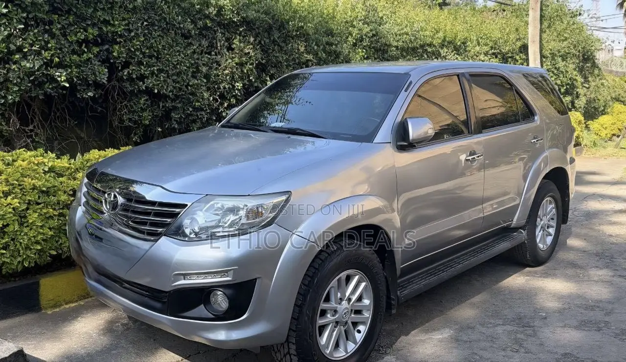 Toyota Fortuner 2015 Silver