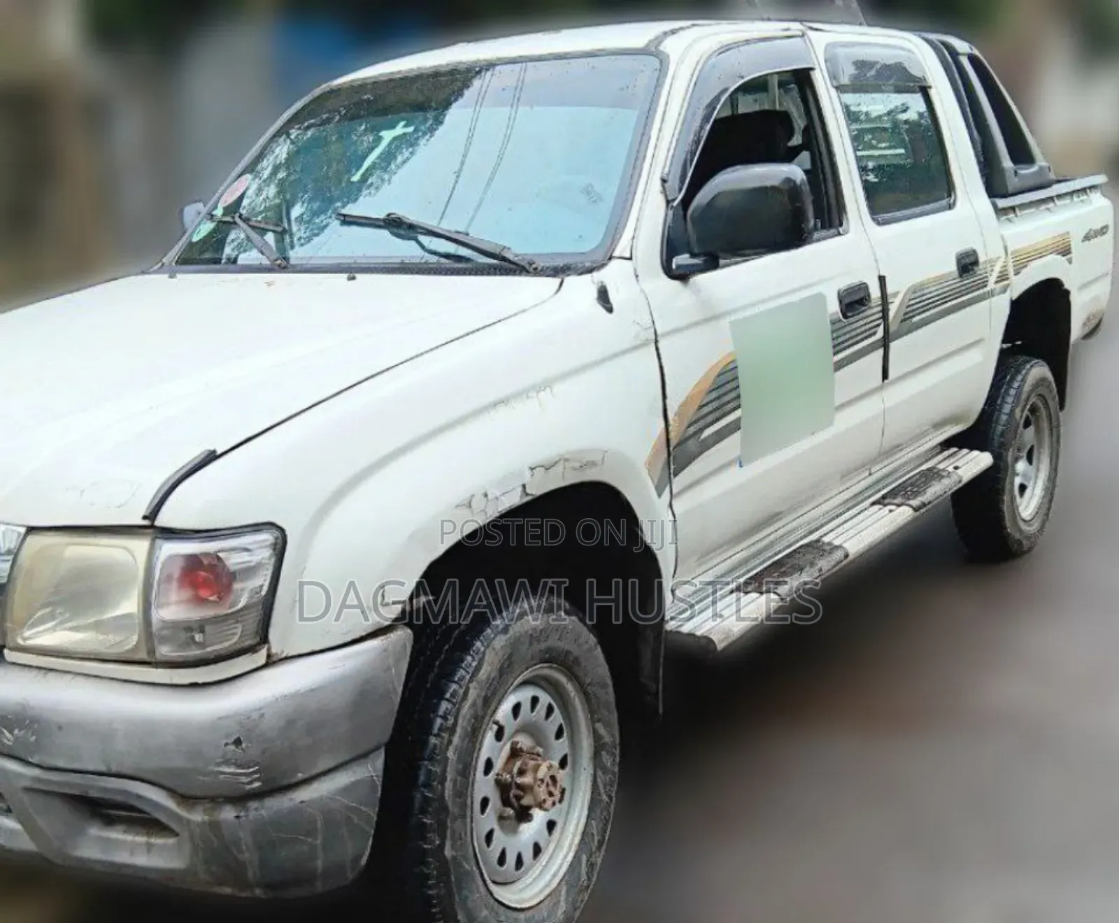 Toyota Hilux 2001 White