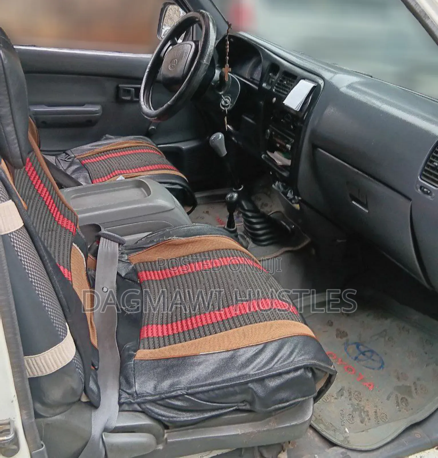 Toyota Hilux 2001 White