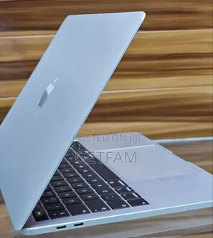 New Laptop Apple MacBook Pro 2019 8GB Intel Core I5 SSD 128GB