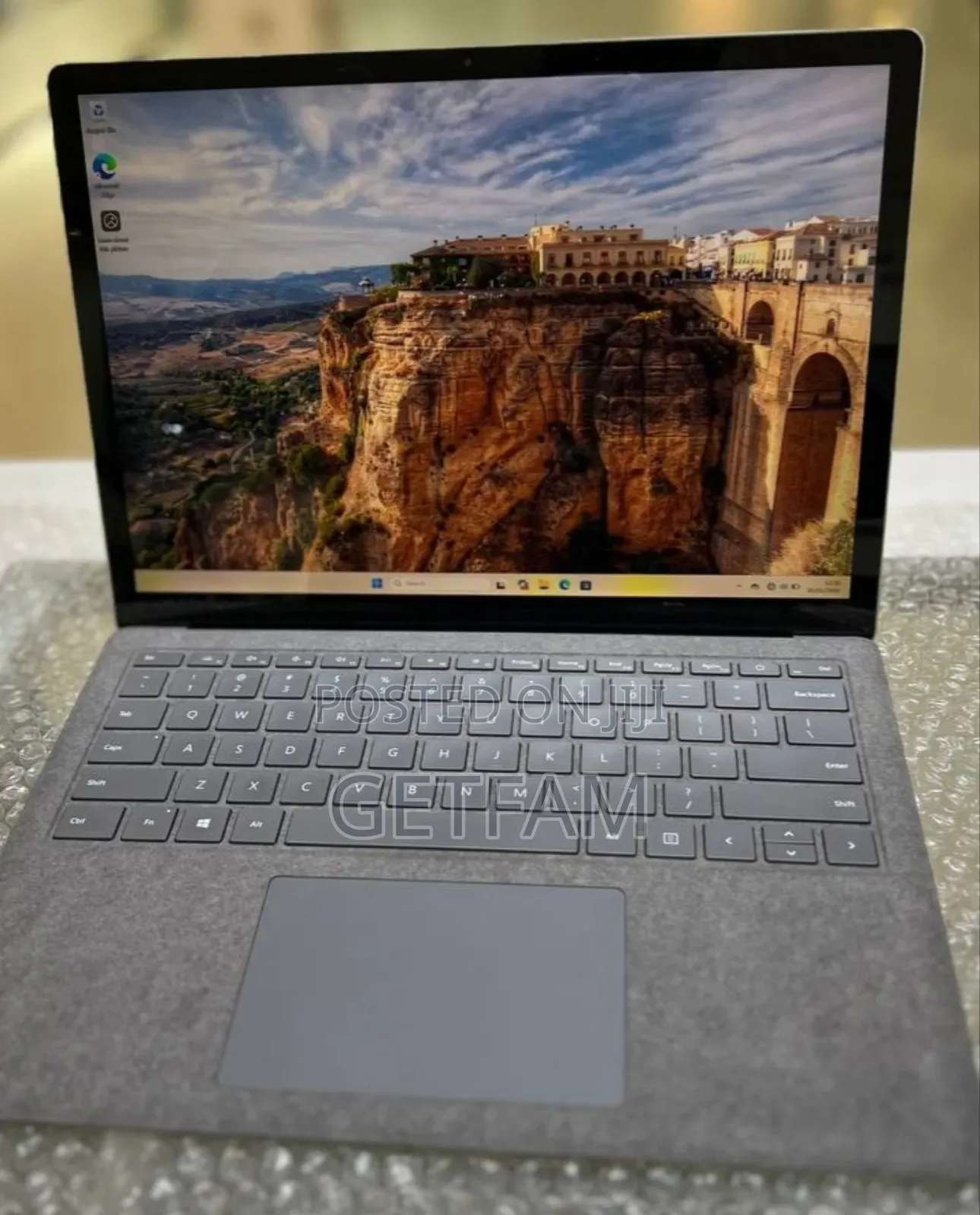 New Laptop Microsoft Surface 16GB Intel Core I7 SSD 256GB