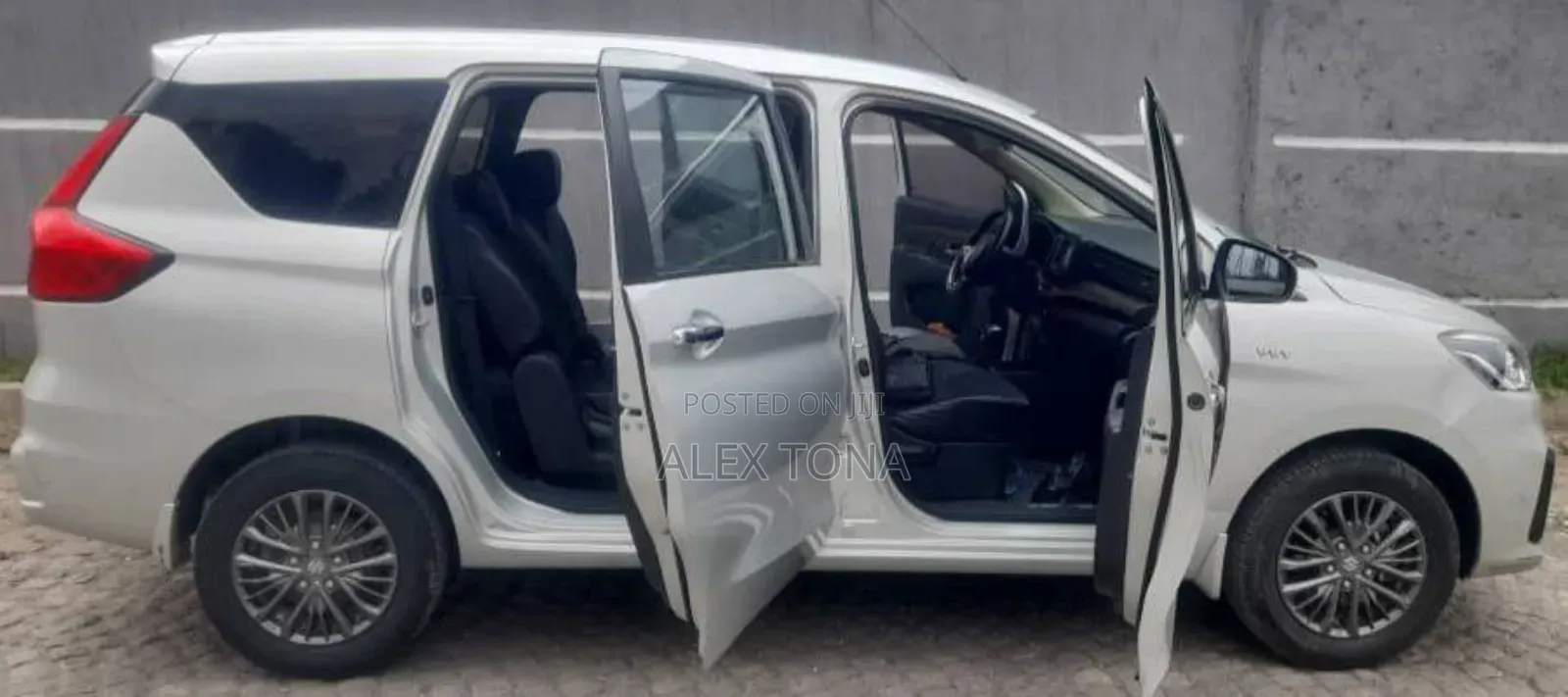 Suzuki Ertiga 2021 Silver