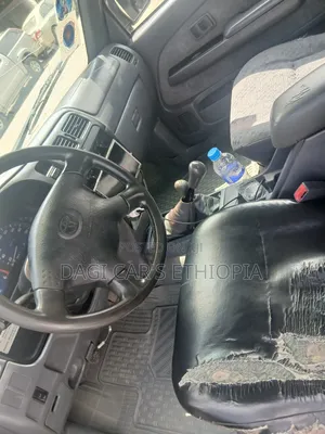 Toyota Hilux 2003 Gray