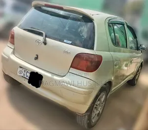 Toyota Vitz 1.0 FWD 5dr 2002 Gold