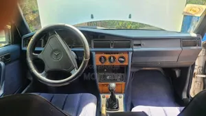 Mercedes-Benz 190E 1992 White