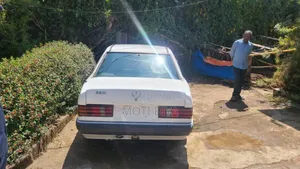 Mercedes-Benz 190E 1992 White