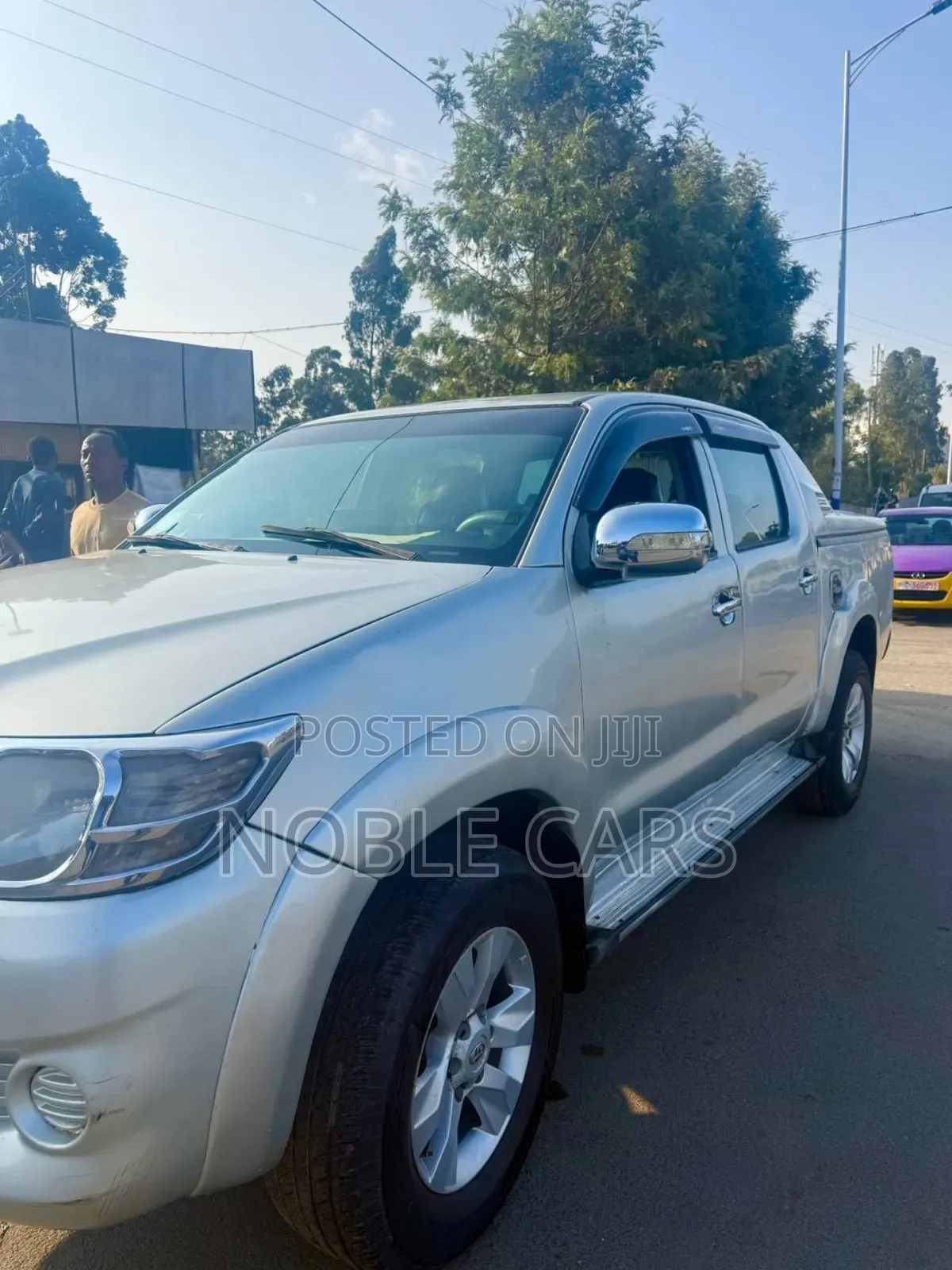 Toyota Hilux 2012 Gold