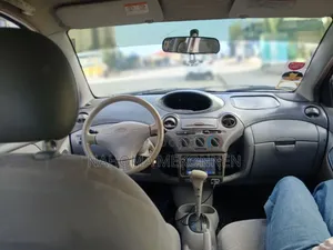 Toyota Platz 2002 Red