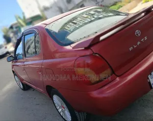 Toyota Platz 2002 Red