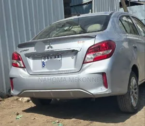 Mitsubishi Attrage 2021 Silver