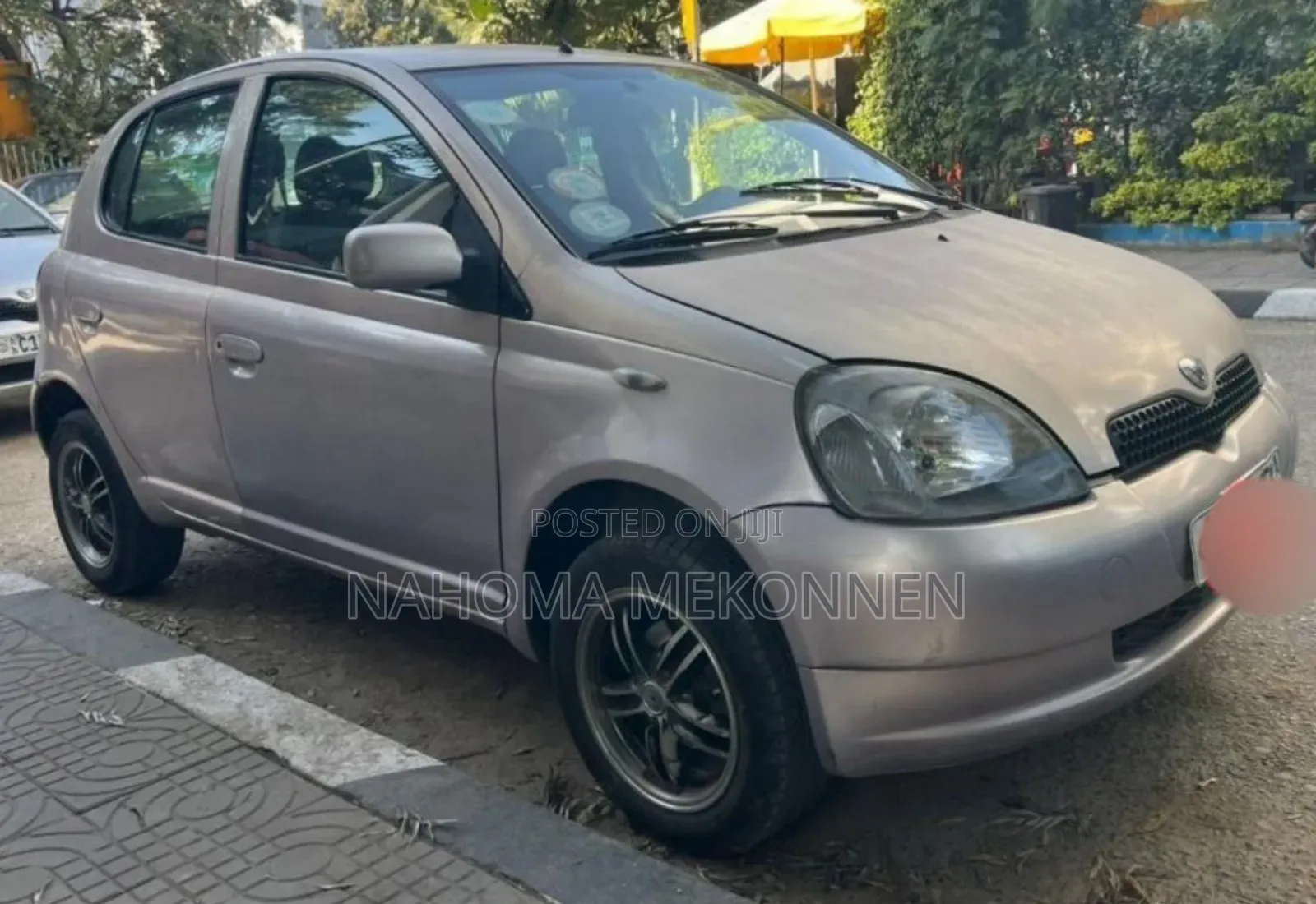 Toyota Vitz 2000 Pink
