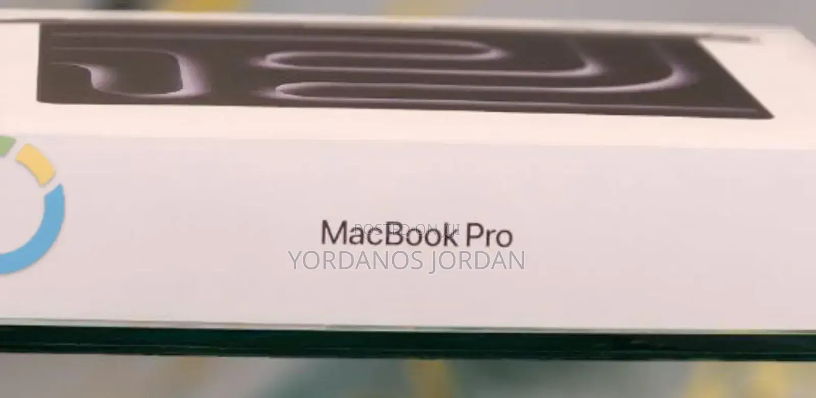 New Laptop Apple Macbook Pro 2025 M5 14-Inch 16GB Apple M5 SSD 512GB