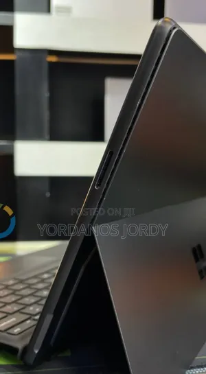 New Laptop Microsoft Surface Pro 10 16GB Intel Core Ultra 5 SSD 256GB