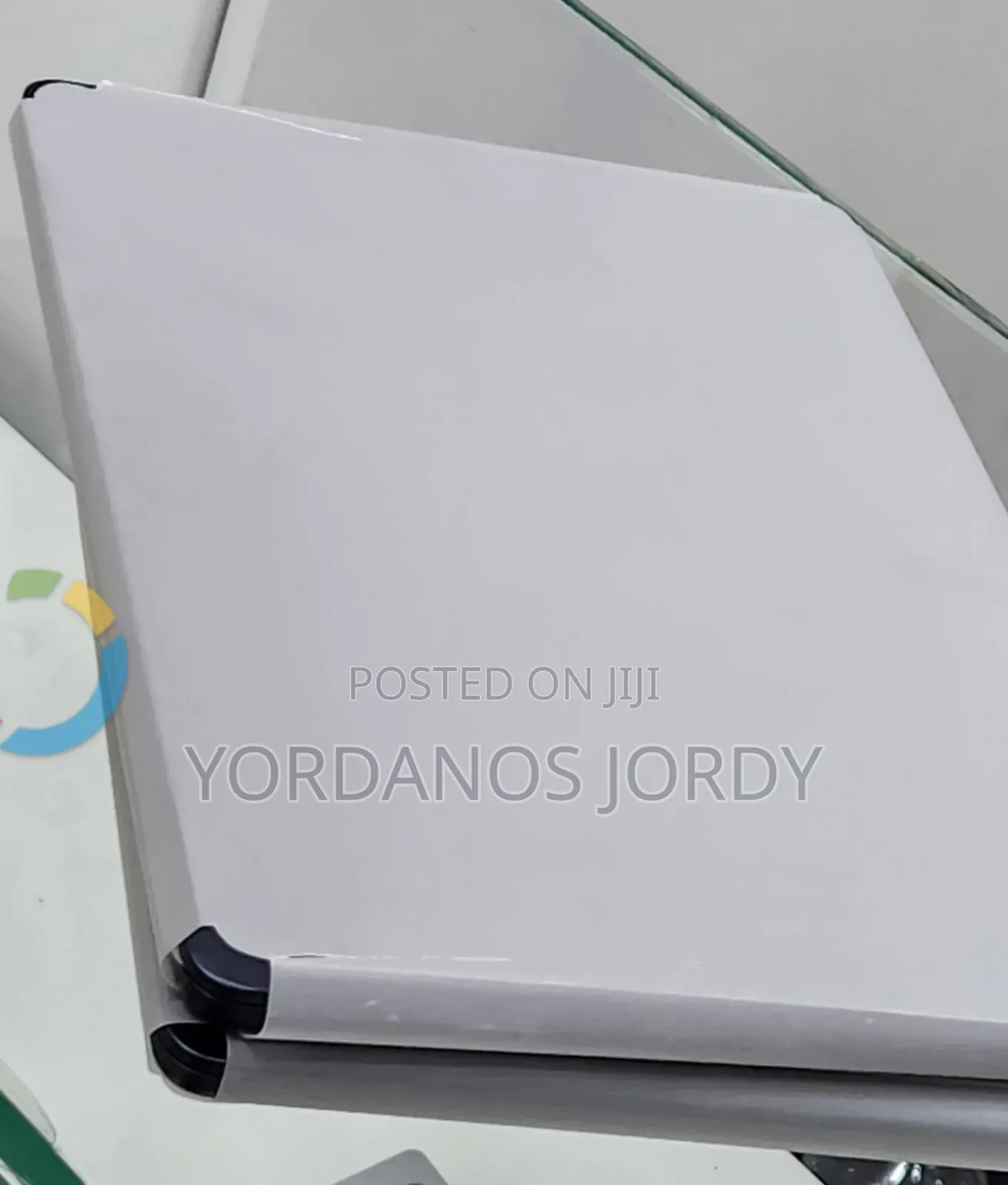 New Laptop Apple MacBook Air 2025 M4 13-Inch 16GB Apple M4 SSD 256GB