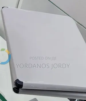 New Laptop Apple MacBook Air 2025 M4 13-Inch 16GB Apple M4 SSD 256GB