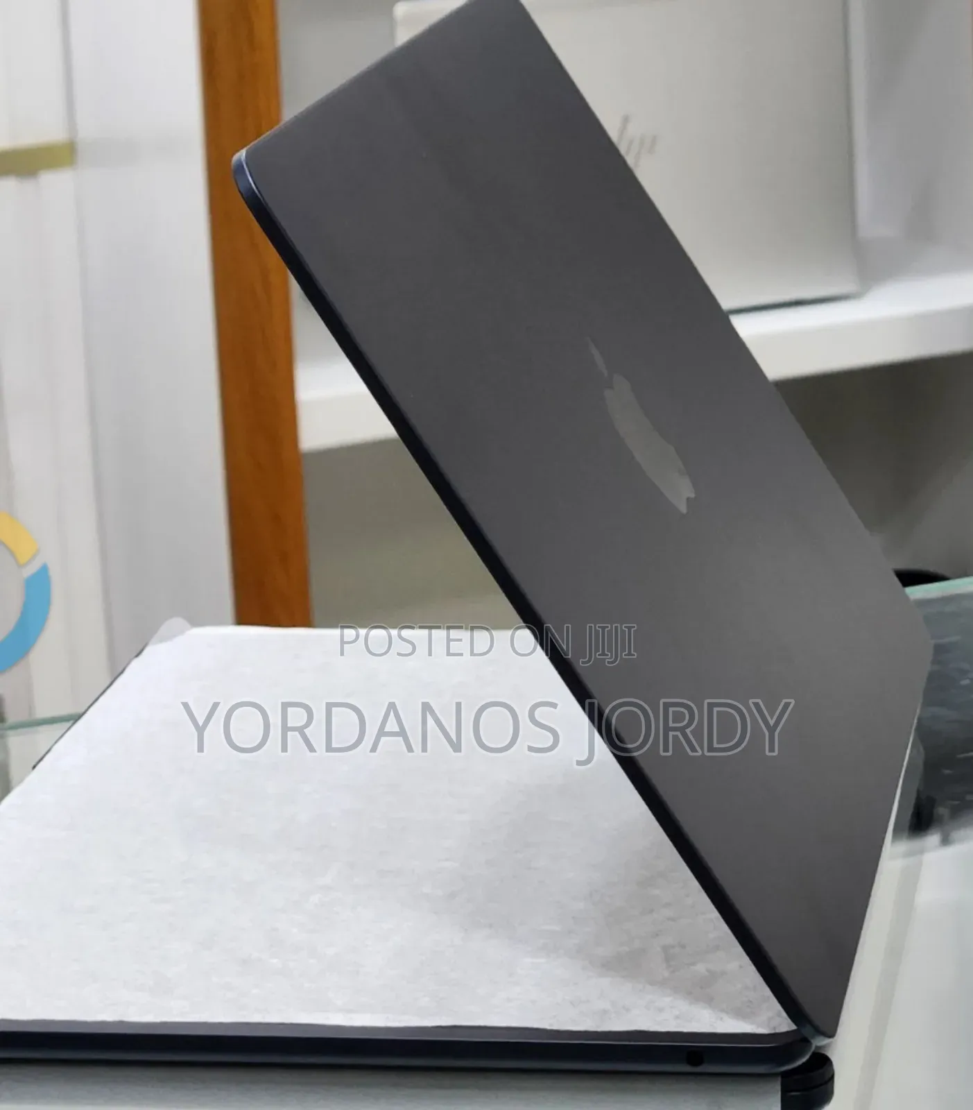 New Laptop Apple MacBook Air 2025 M4 13-Inch 16GB Apple M4 SSD 256GB