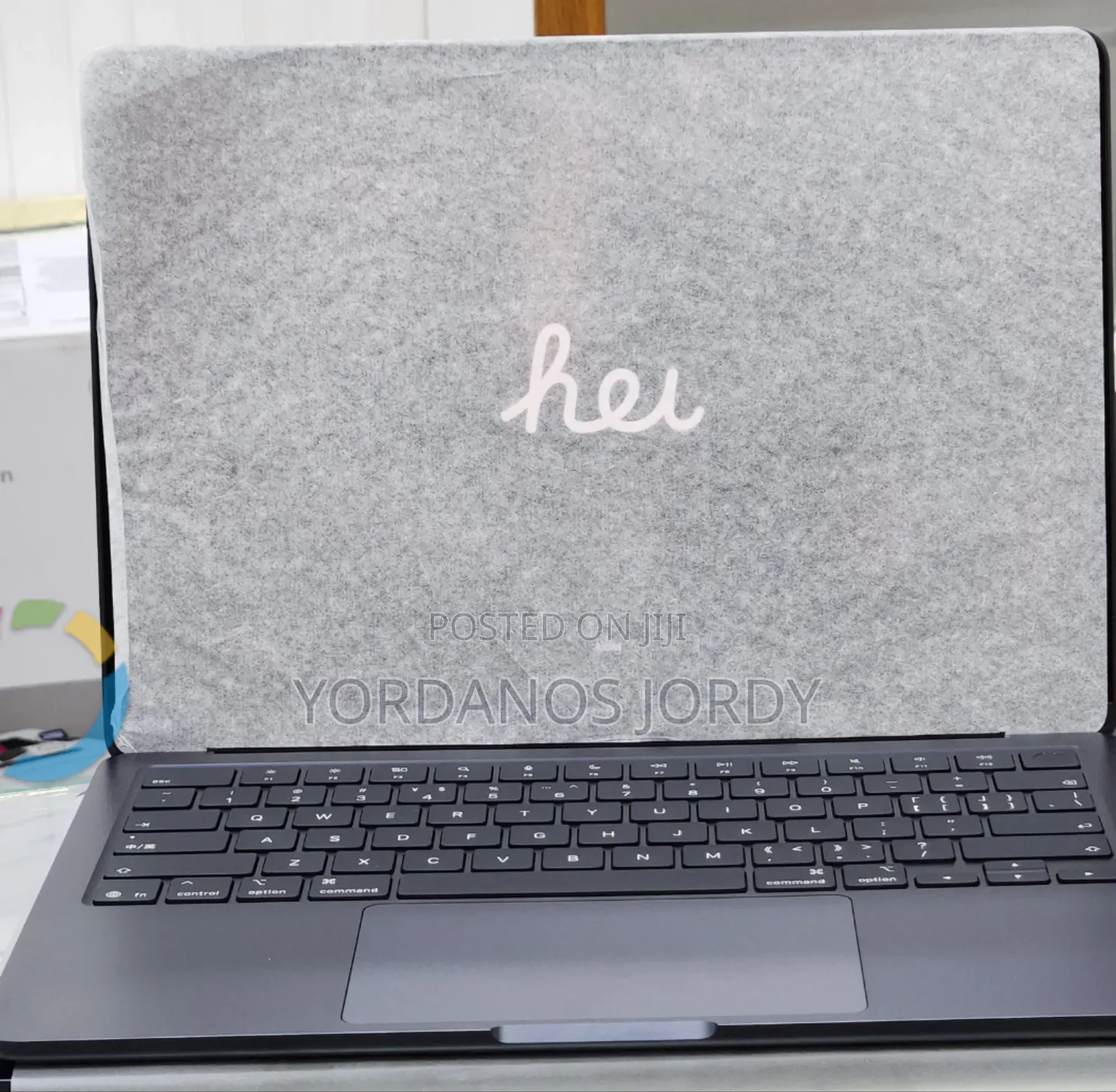 New Laptop Apple MacBook Air 2025 M4 13-Inch 16GB Apple M4 SSD 256GB