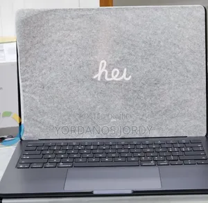 New Laptop Apple MacBook Air 2025 M4 13-Inch 16GB Apple M4 SSD 256GB