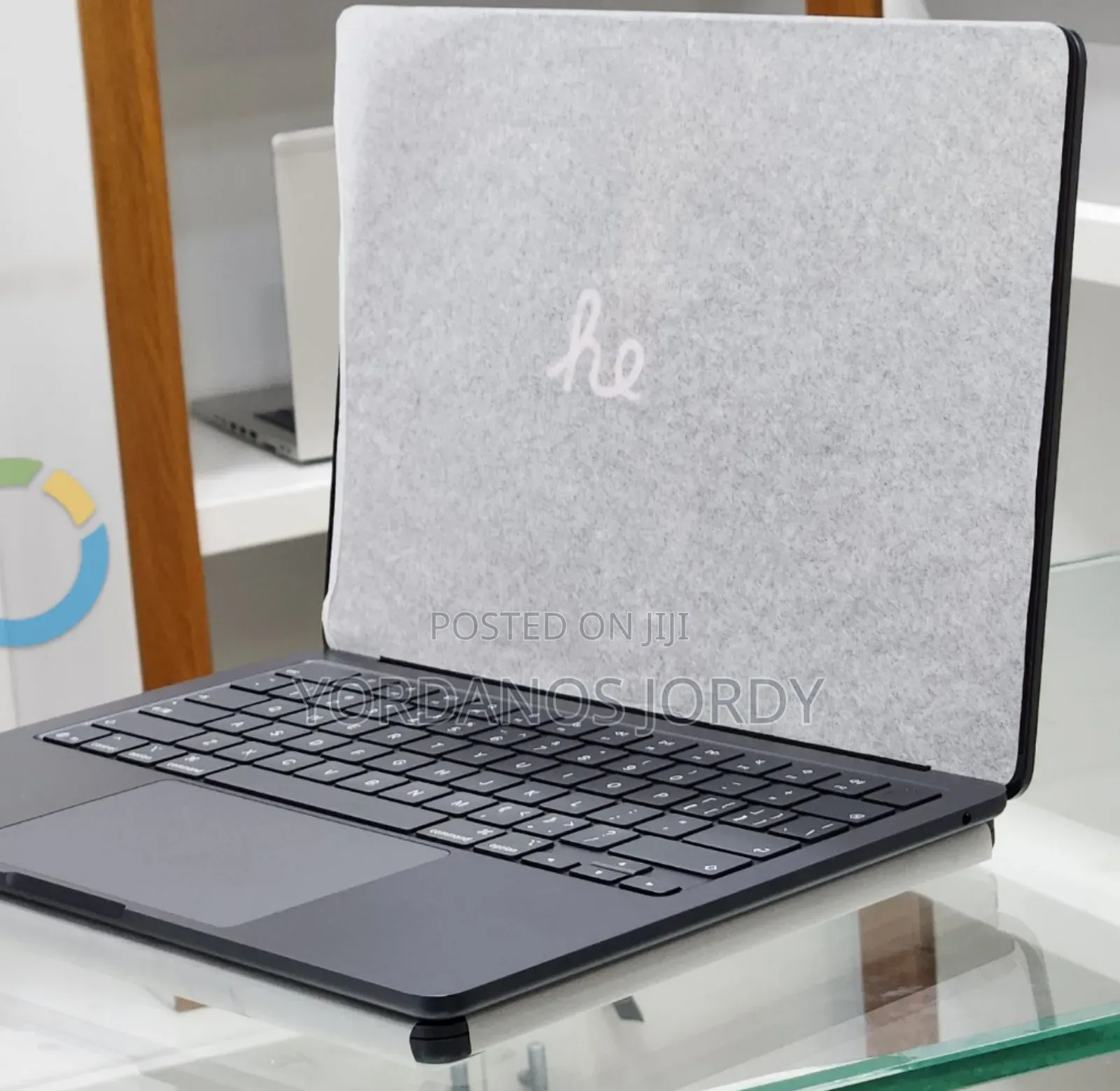 New Laptop Apple MacBook Air 2025 M4 13-Inch 16GB Apple M4 SSD 256GB