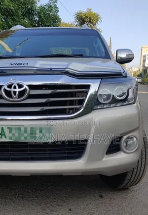 Toyota Hilux 2014 Silver