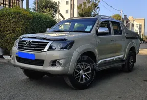 Toyota Hilux 2014 Silver