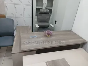 Gray by Gray Manegerl Table